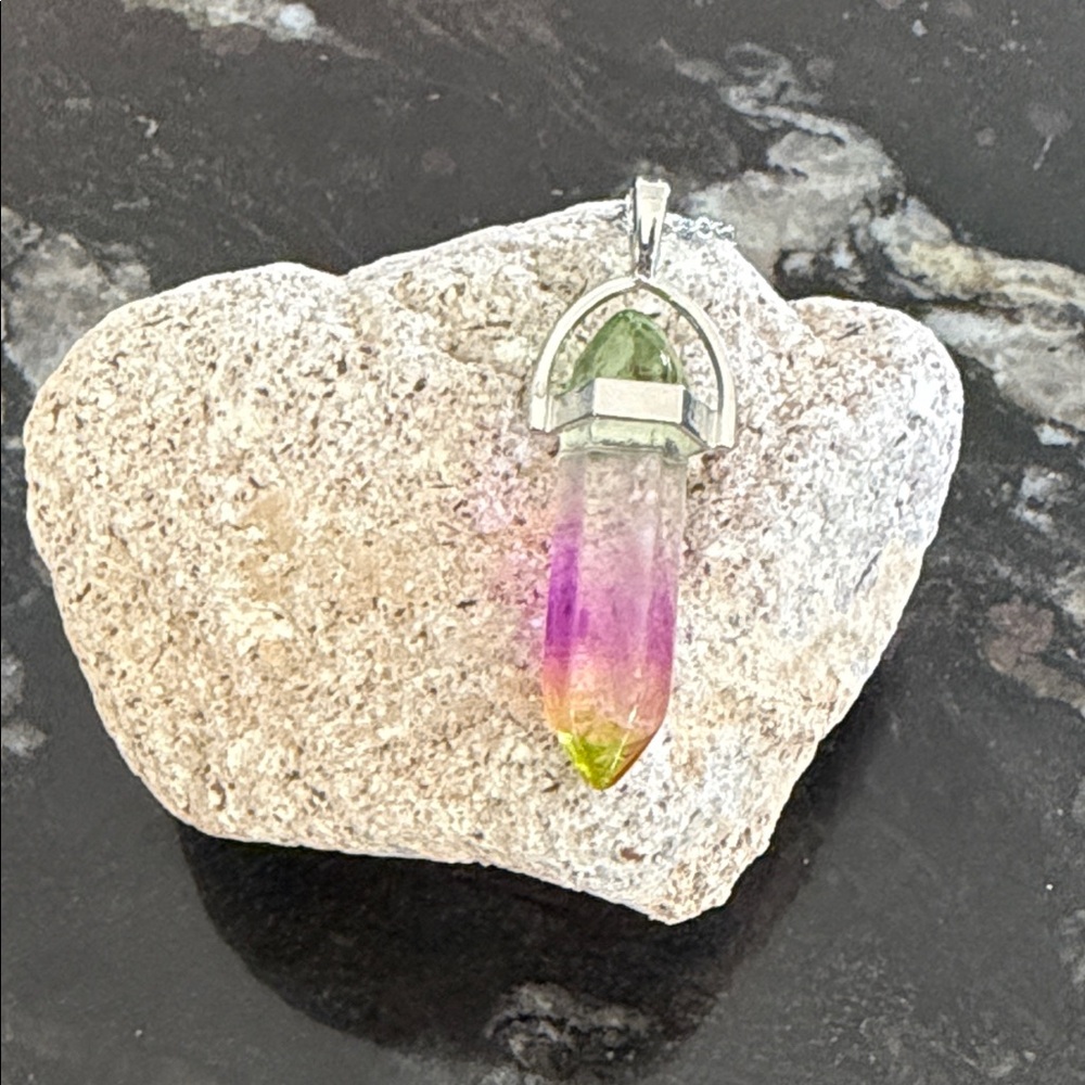 Multicolor Crystal Point Resin Pendant Necklace